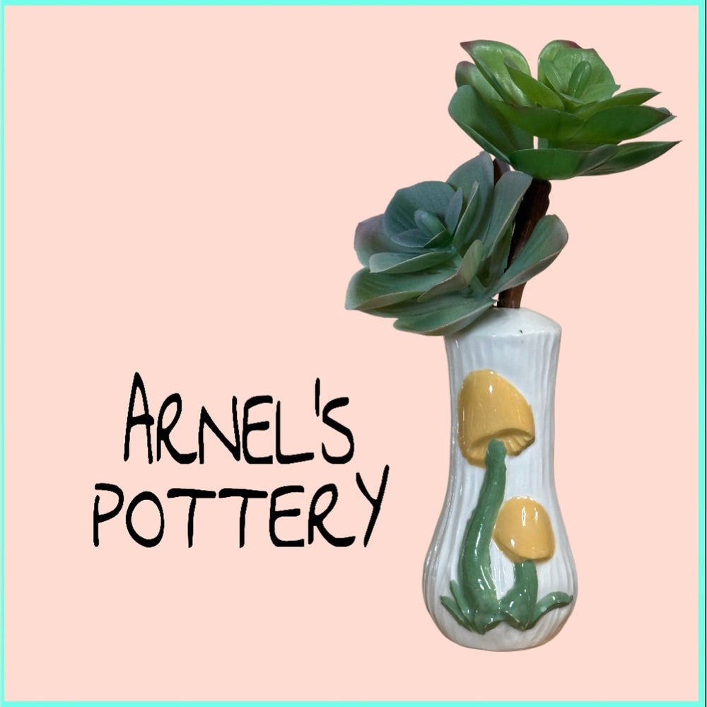 Vintage ARNEL’S Mushroom Pottery Vase